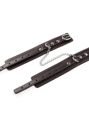 Ohmama fetish einfache kleine handgelenk fesseln aus schwarzem leder mit roter naht und silbernen metallschnallen
