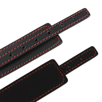 Ohmama fetish einfache kleine handgelenkfesseln aus schwarzem leder mit roter naht und metallösen