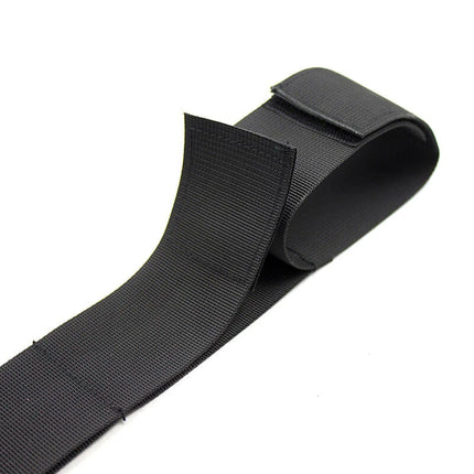Schwarzer elastischer nylon handgelenkfessel mit klettverschluss von ohmama fetish spreizer soft bar