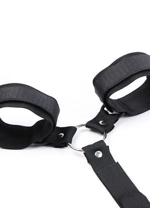 Ohmama fetish verstellbarer hogtie aus schwarzem stoff mit metallring verbundenen handgelenkfesseln