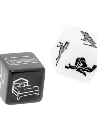 Schwarz-weiße plastikwürfel mit erotischen silhouette-motiven auf jeder seite ohmama paar-set nummer 5