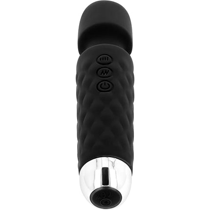 Schwarzer silikonkörper mit diamantstruktur und drei bedientasten sowie verchromter spitze im ohmama wiederaufladbaren massager