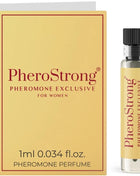 Ein schlankes transparentes glasfläschchen pherostrong pheromone exklusiv für frauen mit schwarzem rippdeckel und goldener etikett neben passender goldfarbener box