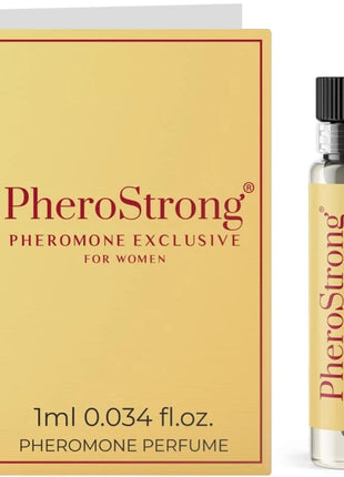 Ein schlankes transparentes glasfläschchen pherostrong pheromone exklusiv für frauen mit schwarzem rippdeckel und goldener etikett neben passender goldfarbener box