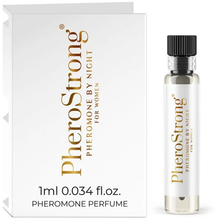 Eine schlanke transparente glasflasche mit schwarzem deckel und goldener schrift pherostrong pheromone by night für frauen 1 ml klare flüssigkeit