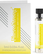 Ein schlanker transparenter glasflakon mit schwarzem rippverschluss und gelbem etiket pherostrong pheromon parfum für männer 1 ml