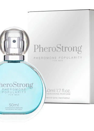 Ein eleganter transparenter glasflakon pherostrong pheromonparfüm für männer mit silbernem sprühkopf und hellblauer flüssigkeit