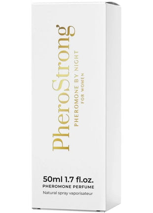 Weiße rechteckige box für pherostrong pheromonparfüm für die nacht für frauen mit goldener schrift und minimalistischem design