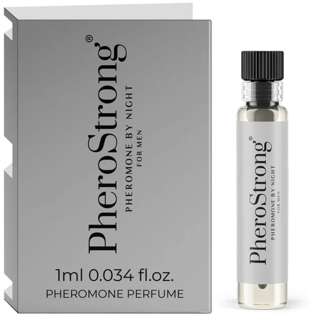 Silbergetönte glasflasche mit schwarzem geriffeltem verschluss und klarem parfum für männer pherostrong 1 ml