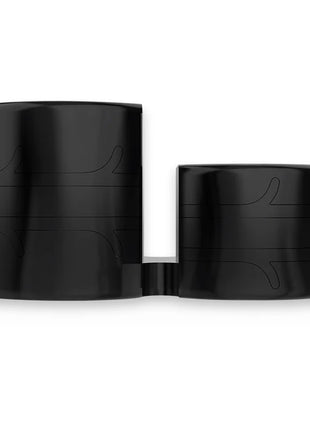 Schwarzer, glänzend lackierter doppel-penisring powering pr09 mit dezent graviertem muster und modernem design