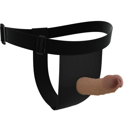 Schwarzer silikon-harness mit realistischem hautfarbenem dildo und verstellbarem bund von pretty love sichtbar von hinten