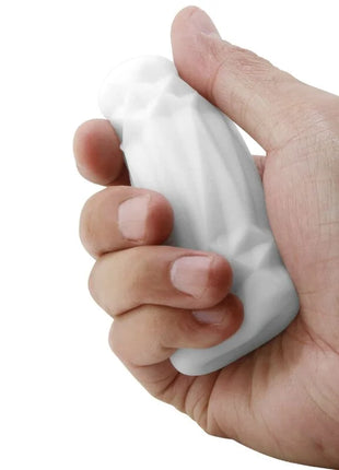 Weißer texturierter stressabbau fidget toy aus silikon in hand gehalten für pretty love männlicher masturbator modell 2