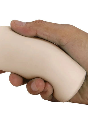 Beige silikon stressball in der hand gehalten aus dem pretty love olga pack 15 verschiedene männliche mastrubatoren