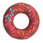Ein pink gefrosteter pretty love super donut penisring mit brauner glasur und bunten streuseln in donut penisring pink