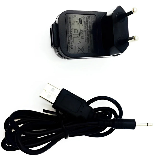 Schwarzes usb-ladegerät mit europäischem stecker und passendem usb-kabel von pretty love