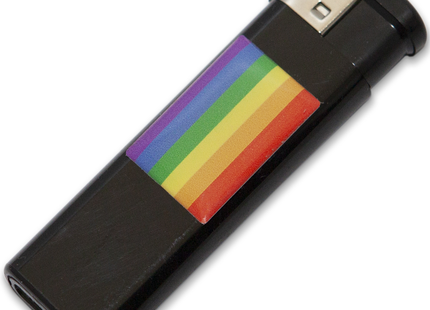 Schwarzes kunststofffeuerzeug mit regenbogenstreifen design und lgbt flagge pride motiv