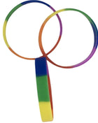 Pride lgbt-flagge silikonarmband mit regenbogenfarbenen interlocking ringen und sanften farbübergängen