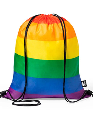 Pride regenbogenflagge rucksack mit regenbogenstreifen, schwarzen kordeln und kleinem markenetikett