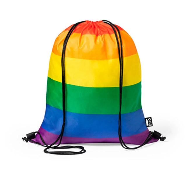 Pride regenbogenflagge rucksack mit regenbogenstreifen, schwarzen kordeln und kleinem markenetikett