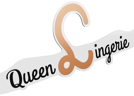 Ein stilvoller weißer und beiger kleiderbügel mit queen & lingerie in elegantem schwarzem kursivschriftzug