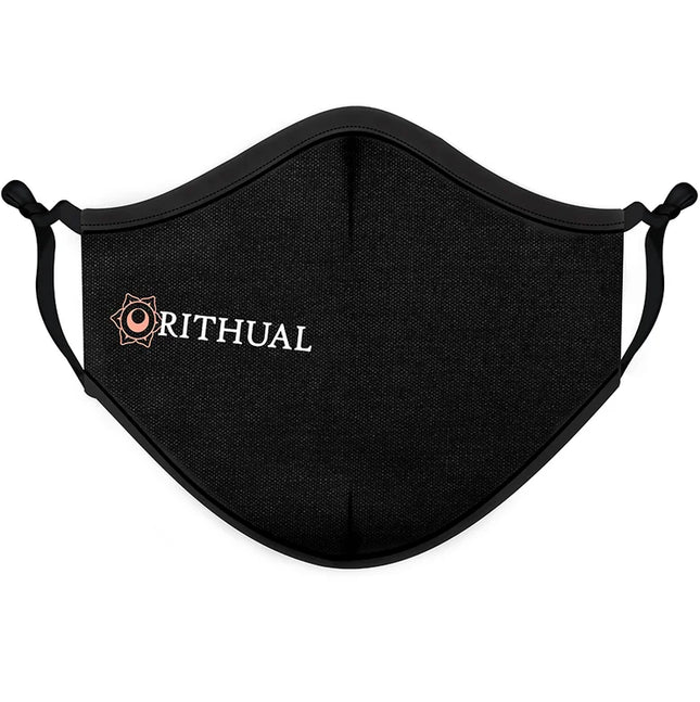 Schwarze wiederverwendbare rithual stoffmaske mit weißem sticklogo und rosa geometrischem emblem