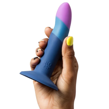 Romp piccolo abnehmbarem silikondildo mit glatten oberflächen in zwei farben lila und blau 14 cm