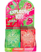 Vibranter pink grüner displayständer mit explosivem kuss popping candy in minze wassermelone und erdbeere