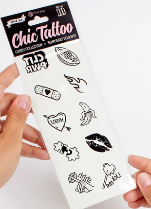 Schwarz-weiß temporäre tattoos mit zuckermotiv designs wie kakaobohne, verband mit herz, flamme und clip pwr text aus candy collection