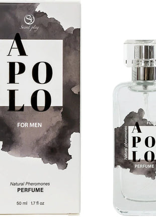 Ein schlanker transparenter glasflakon des secretplay apollo pheromonparfums für männer mit silberner kappe und schwarzem aquarelldesign
