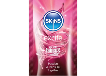 Skins excite wasserbasiertes gleitmittel mit reaquav8 technologie in pink und blau verpackung einzeldosis 5 ml