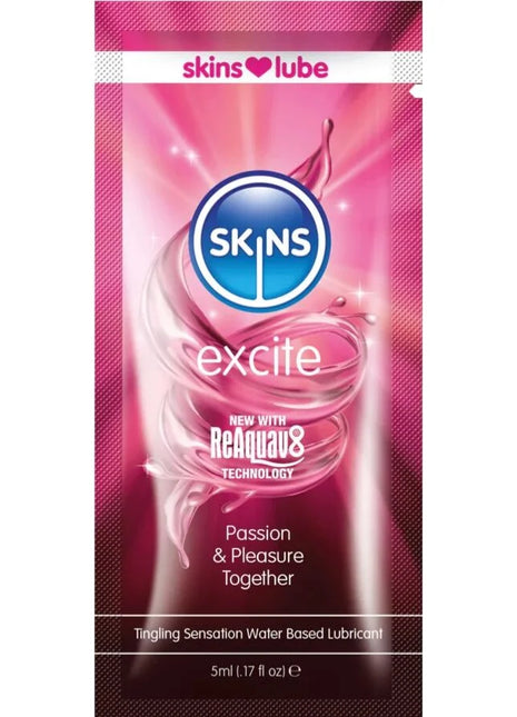 Skins excite wasserbasiertes gleitmittel mit reaquav8 technologie in pink und blau verpackung einzeldosis 5 ml