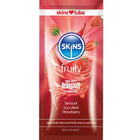 Skins fruchtiges wasserbasiertes gleitmittel erdbeere in rotem glänzendem beutel mit logos und aromatisch fruchtigem duft