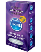 Lila verpackung von skins hautkondomen extra groß 12er pack mit blauem logo und weißem text
