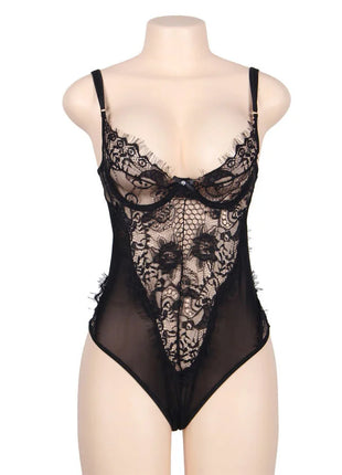 Schwarzer lace teddy queens plus mit floralen spitzenmustern und transparenten mesh-einsätzen