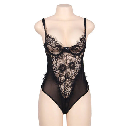 Schwarzer lace teddy queens plus mit floralen spitzenmustern und transparenten mesh-einsätzen