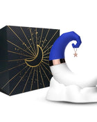 Weißes crescent moon klitoris sauger mit blauem zaubererhut und goldner verzierung von SWEETMOON